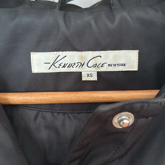 Needs repair! Kenneth Cole rain jacket - Picture 2 of 5